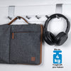 Türhakenleiste zum Einhängen in Edelstahl mit 6 viereck-Haken, Laptop-Tasche und Kopfhörer hängend an einer weißer Tür