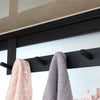 Türhakenleiste zum Einhängen in Schwarz mit 6 Viereck-Haken an einer Glas-Tür